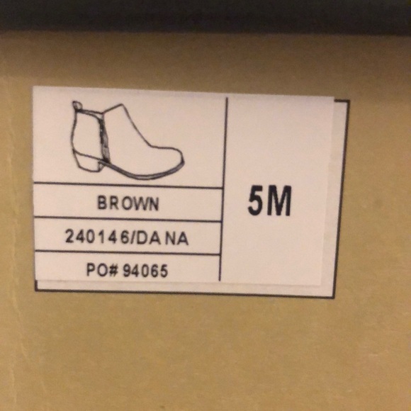 Rustic looking ankle boots - Picture 5 of 5